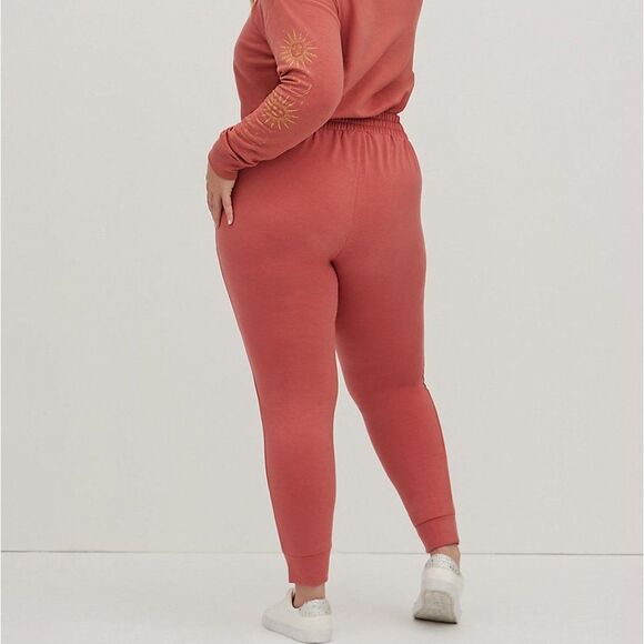 Torrid Classic Fit Jogger Super Soft Fleece Mid-Rise Pant 2X - Picture 2 of 3